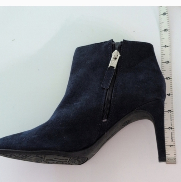Navy Blue Suede pointy Booty, ankle boot, Size 7, 3in high thin heel Sa & Libby - Picture 10 of 13